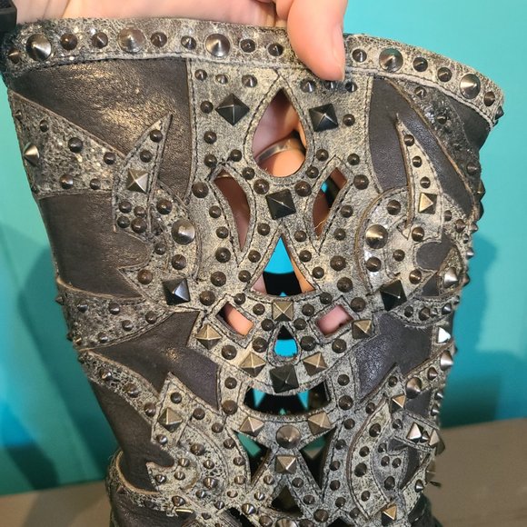 Rare Frye Ilana Deco Black Studded - Size 10 - Picture 8 of 9